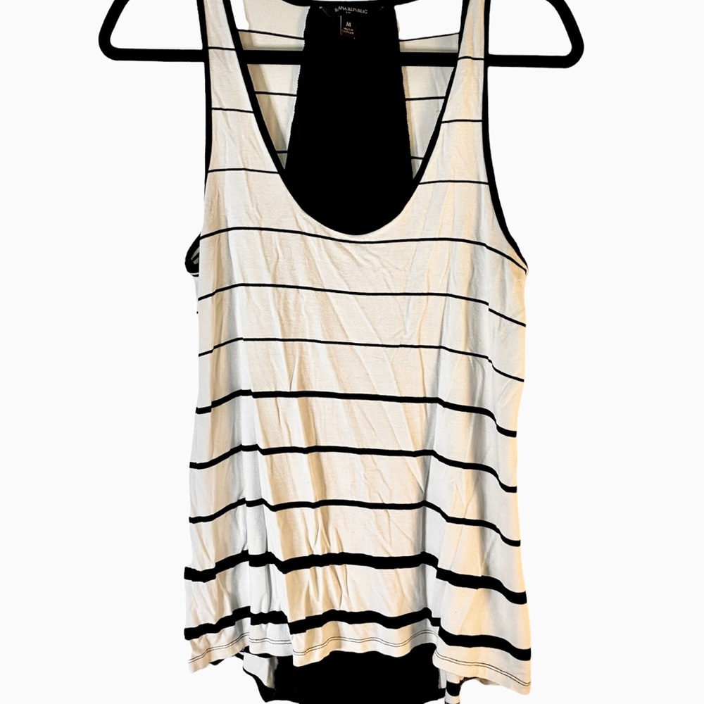 Banana Republic Tank Top. Color: Black & White. size: M